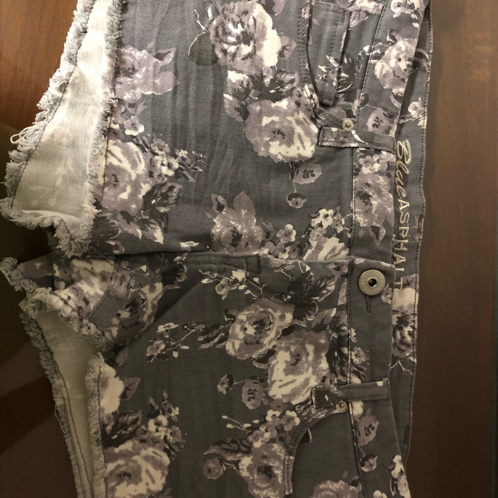 Size 11 flower shorts
